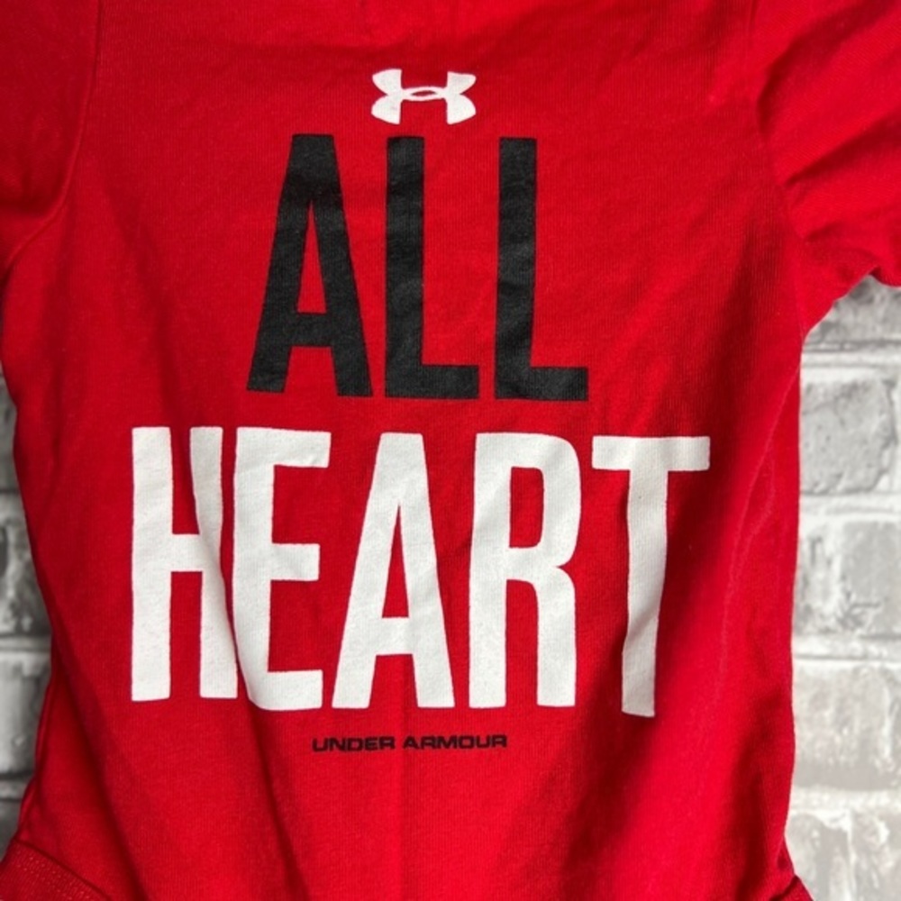 Under Armour‎ - Picture 2 of 7